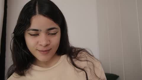 Snapshot of hecate333 chatting on February 18, 3:32 pm hecate333 online show from February 18, 3:32 pm