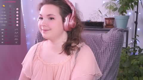 Snapshot of hedera_hime chatting on December 5, 10:12 am Veronyka online show from December 5, 10:12 am