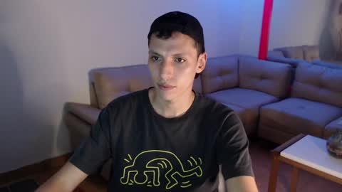 hefesto_69 online show from January 3, 2:32 am