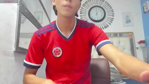 heiker_ online show from March 8, 10:24 pm