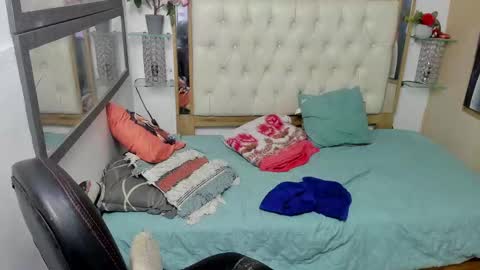 heiker_ online show from October 7, 2:53 am