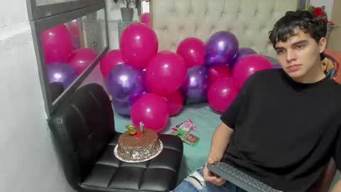 heiker_ online show from October 16, 3:29 am