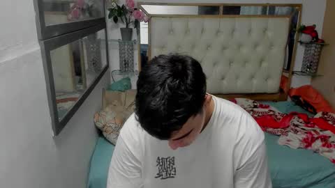 heiker_ online show from November 12, 2:56 am