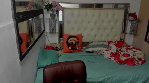 heiker_ online show from December 1, 2:38 am