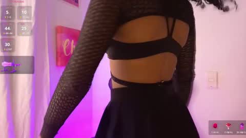 Snapshot of heily_fox chatting on January 26, 6:17 am HEILY online show from January 26, 6:17 am