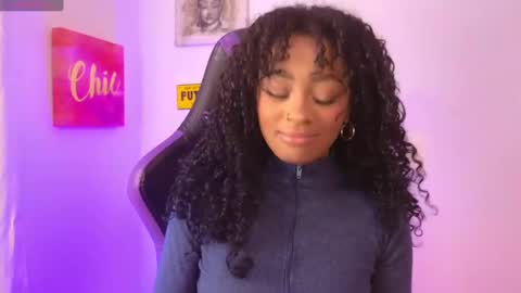 Snapshot of heily_fox chatting on January 30, 7:39 am HEILY online show from January 30, 7:39 am