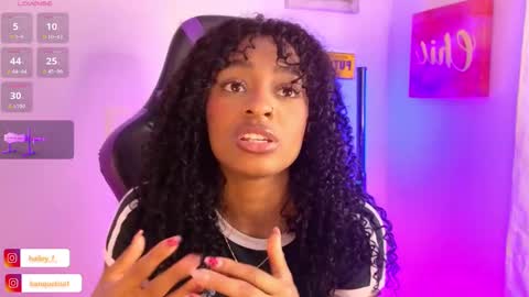 Snapshot of heily_fox chatting on February 6, 9:53 am HEILY online show from February 6, 9:53 am