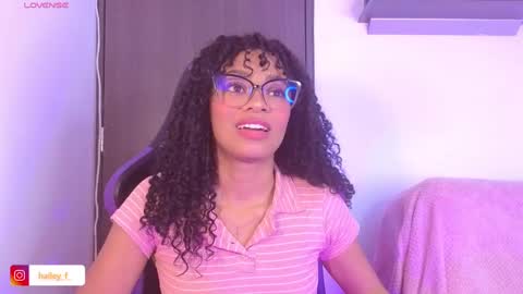 Snapshot of heily_fox chatting on February 25, 6:36 am HEILY online show from February 25, 6:36 am