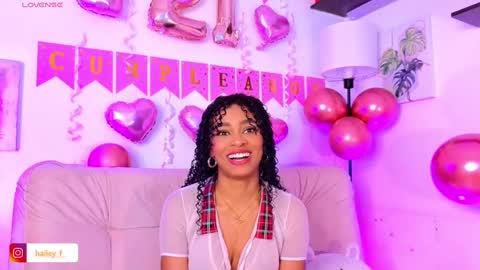 Snapshot of heily_fox chatting on March 4, 6:37 am HEILY online show from March 4, 6:37 am