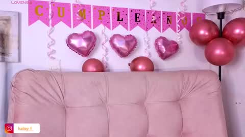 Snapshot of heily_fox chatting on March 5, 7:27 am HEILY online show from March 5, 7:27 am