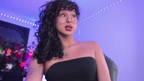 Heka Prudence online show from December 21, 4:52 am