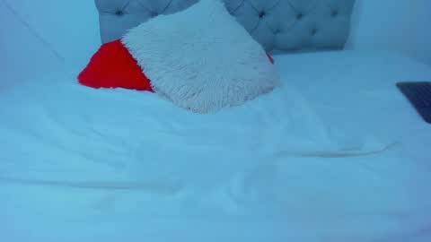 Snapshot of helen_curly chatting on February 19, 2:55 pm helen_curly online show from February 19, 2:55 pm