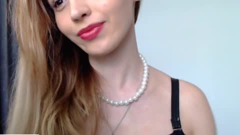 Snapshot of helen_quinn chatting on October 25, 8:55 am helen_quinn online show from October 25, 8:55 am