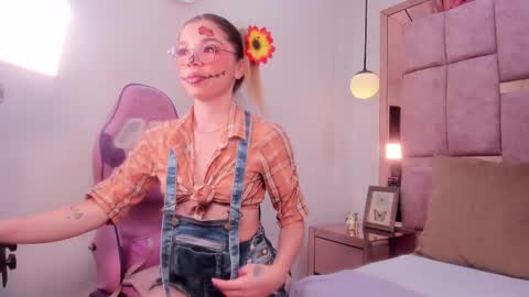 Helen Shanon online show from October 30, 10:21 pm