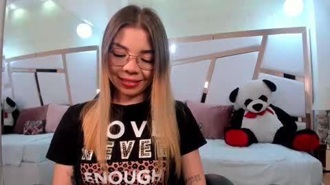 Helen Shanon online show from November 21, 9:46 pm