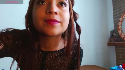 Snapshot of helenacyruss666 chatting on December 17, 5:58 pm Only 18 cyrus online show from December 17, 5:58 pm