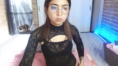 Snapshot of helenacyruss666 chatting on September 15, 8:31 pm Only 18 cyrus online show from September 15, 8:31 pm