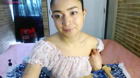 Snapshot of helenacyruss666 chatting on October 15, 6:19 pm Only 18 cyrus online show from October 15, 6:19 pm