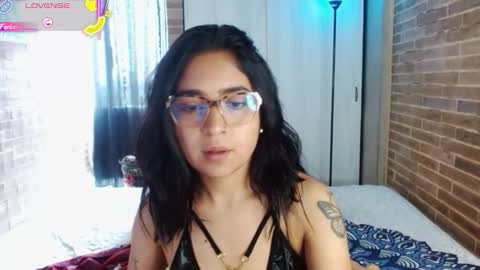 Snapshot of helenacyruss666 chatting on October 16, 6:42 pm Only 18 cyrus online show from October 16, 6:42 pm