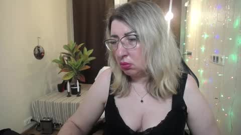 helenenigma online show from January 26, 7:20 pm