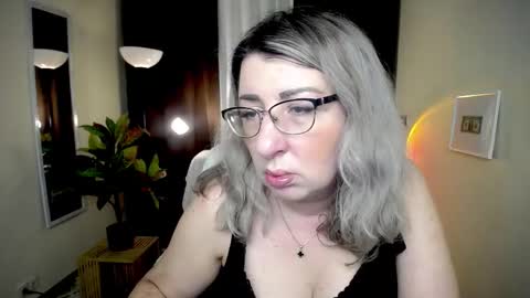 helenenigma online show from October 9, 6:28 pm