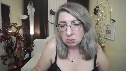 helenenigma online show from October 11, 6:28 pm