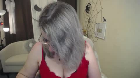 helenenigma online show from November 5, 7:36 pm