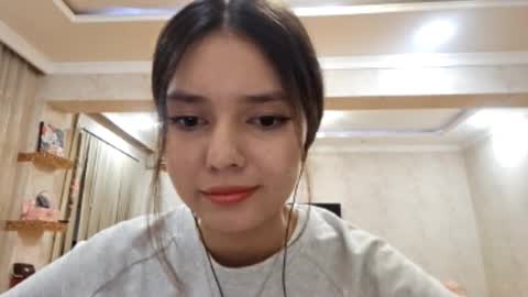 Snapshot of helgakraszewski chatting on September 12, 1:33 pm Alice online show from September 12, 1:33 pm