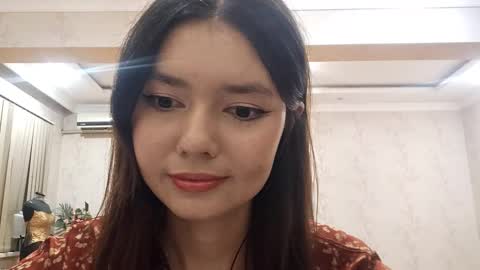 Snapshot of helgakraszewski chatting on October 22, 6:07 pm Alice online show from October 22, 6:07 pm