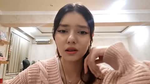 Snapshot of helgakraszewski chatting on November 8, 3:23 pm Alice online show from November 8, 3:23 pm