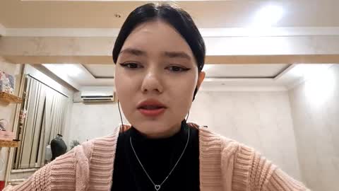 Snapshot of helgakraszewski chatting on November 22, 3:55 pm Alice online show from November 22, 3:55 pm