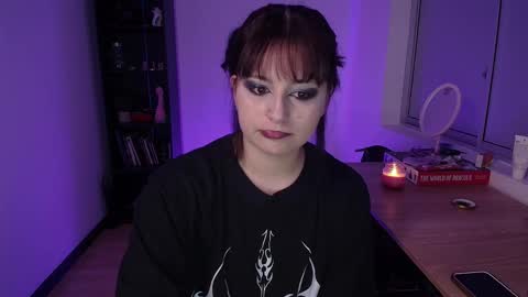 Snapshot of hell_dancer_ chatting on November 12, 12:22 am Lexa online show from November 12, 12:22 am