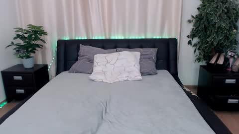 Hella online show from January 8, 10:48 pm