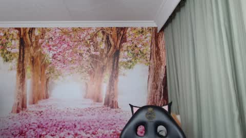 Hellen online show from January 22, 7:45 pm