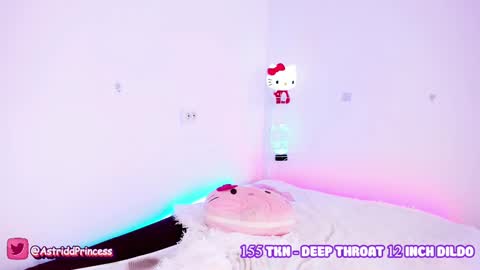 helloiamastrid online show from February 10, 6:45 pm