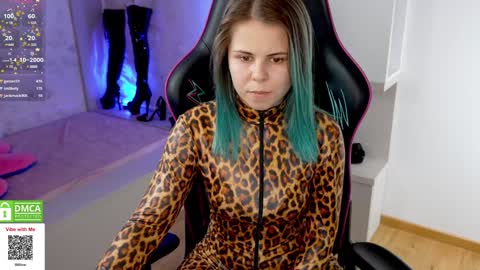 Snapshot of hellokittyalice chatting on February 5, 8:25 pm Alice online show from February 5, 8:25 pm