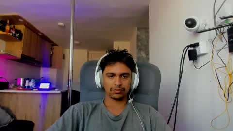 Owner of your wallet  online show from September 25, 7:39 pm