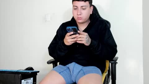 Star and Andy online show from October 30, 5:09 am