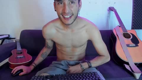 henrik_senn online show from December 4, 4:54 am