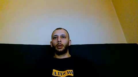 Snapshot of henryaxe chatting on February 14, 11:09 pm HenryAxe online show from February 14, 11:09 pm