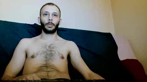 Snapshot of henryaxe chatting on March 3, 12:37 am HenryAxe online show from March 3, 12:37 am