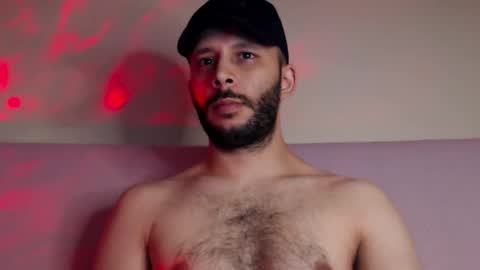 Snapshot of henryaxe chatting on September 14, 10:53 pm HenryAxe online show from September 14, 10:53 pm