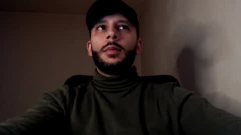 Snapshot of henryaxe chatting on October 15, 11:38 pm HenryAxe online show from October 15, 11:38 pm