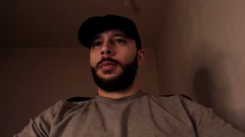 Snapshot of henryaxe chatting on October 26, 7:36 am HenryAxe online show from October 26, 7:36 am