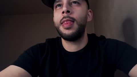 Snapshot of henryaxe chatting on November 4, 10:53 pm HenryAxe online show from November 4, 10:53 pm