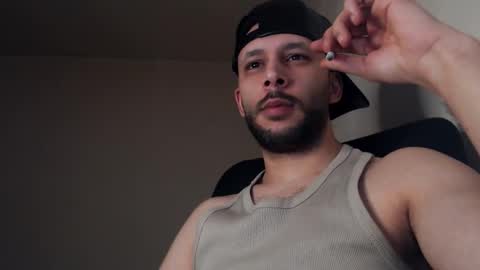 Snapshot of henryaxe chatting on November 7, 2:55 am HenryAxe online show from November 7, 2:55 am