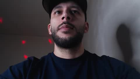 Snapshot of henryaxe chatting on November 7, 7:14 pm HenryAxe online show from November 7, 7:14 pm