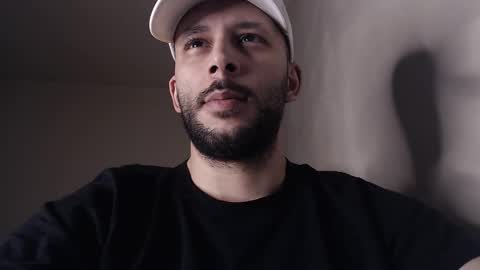 Snapshot of henryaxe chatting on November 11, 2:00 am HenryAxe online show from November 11, 2:00 am