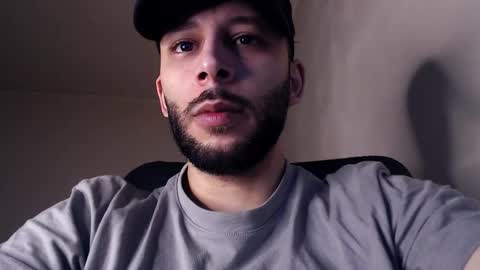 Snapshot of henryaxe chatting on November 19, 9:42 am HenryAxe online show from November 19, 9:42 am