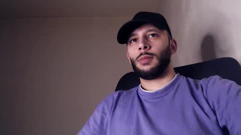 Snapshot of henryaxe chatting on November 21, 1:54 pm HenryAxe online show from November 21, 1:54 pm